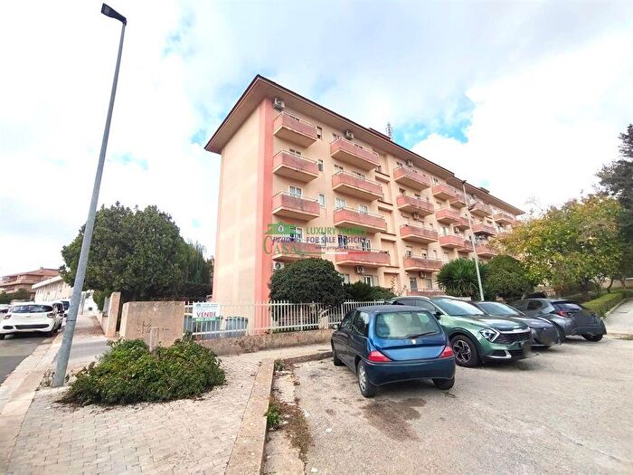 Appartamento con 5 locali in vendita in Via G Nicastro, Ragusa