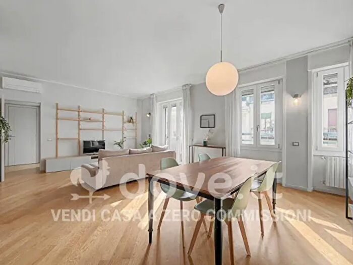 Appartamento trilocale in vendita in Via Viminale, Milano