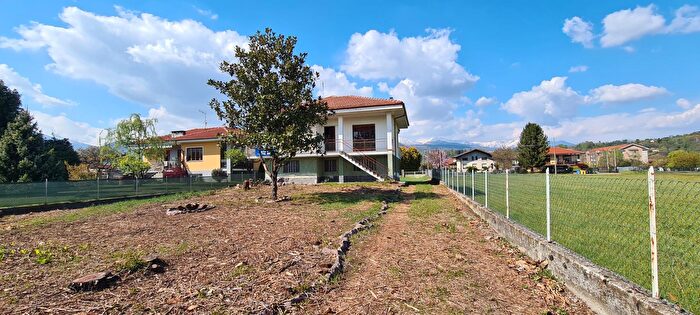 Casa con 5 locali in vendita in Strada X Cuorgne, Castellamonte