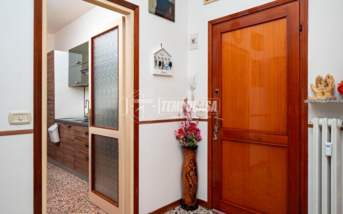 Appartamento trilocale in vendita in Via Vincenzo Ferrari, Reggio Emilia