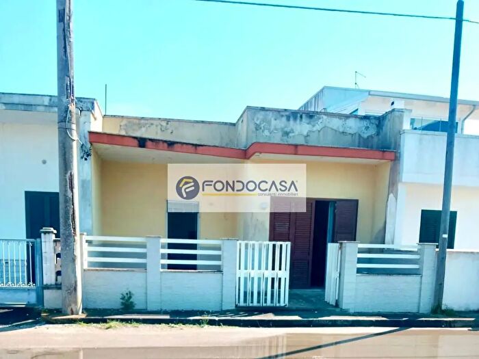 Appartamento trilocale in vendita in Via Giuseppe Parini, Melendugno