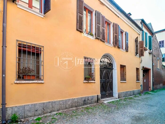 Appartamento trilocale in vendita in Via Zemola, Ferrara