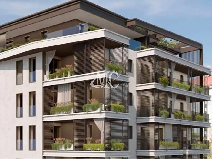 Appartamento quadrilocale in vendita in Via Monte Grappa, Rovereto