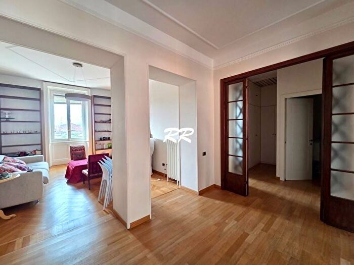 Appartamento trilocale in affitto in Viale Regina Margherita, Montenero, Milano