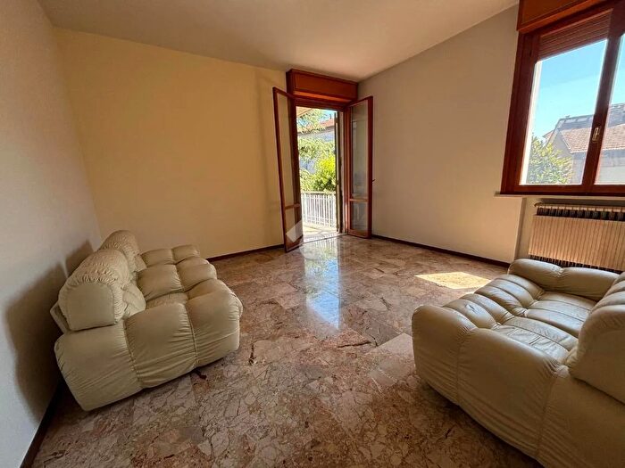 Appartamento trilocale in vendita in Via Premuda, Reggio Emilia