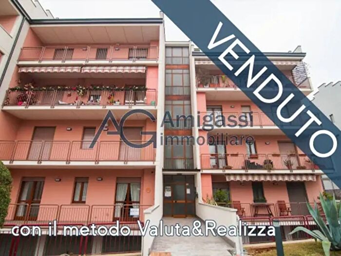 Appartamento trilocale in vendita in Corso Europa Unita, Valbrembo