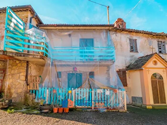 Casa quadrilocale in vendita in Frazione Mellea, Murazzano