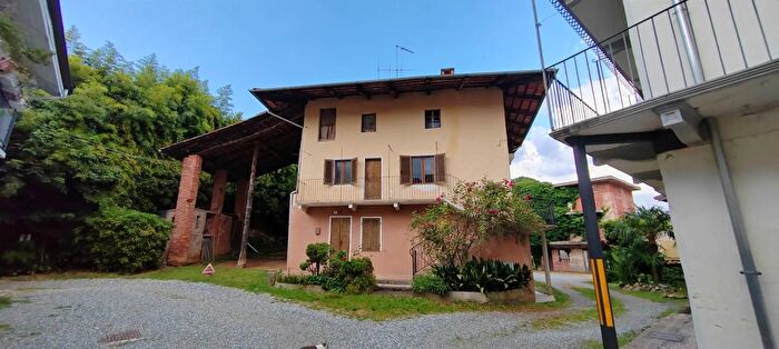 Casa con 5 locali in vendita in Via Cantone Morello Roasio, Roasio
