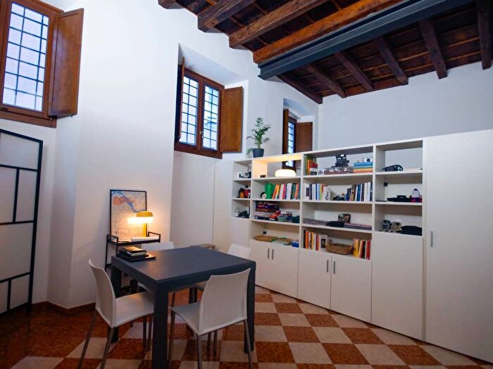 Appartamento monolocale in affitto in Corso Camillo Benso di Cavour, Centro Storico, Verona