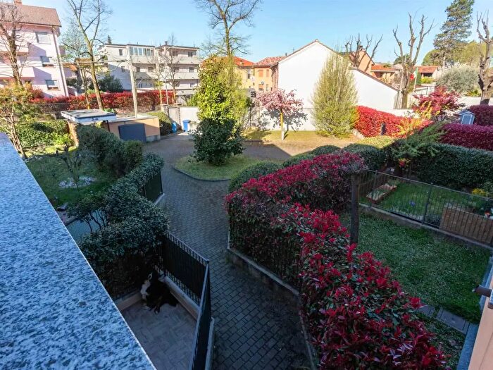 Appartamento trilocale in vendita in Busto Garolfo