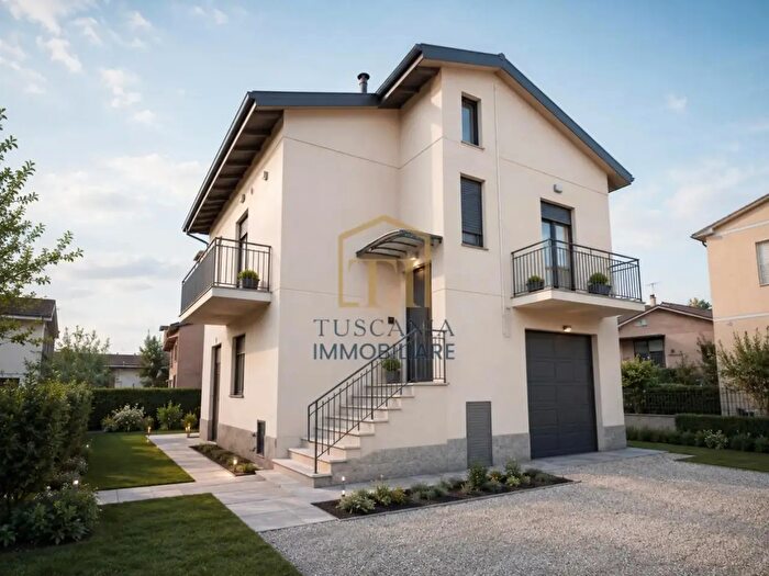 Appartamento con 6 locali in vendita in Colle Di Val D'Elsa