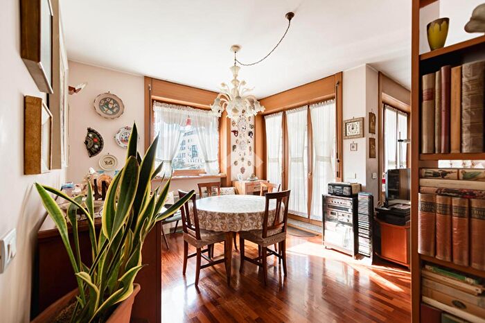 Appartamento trilocale in vendita in Piazza dei Daini, Milano