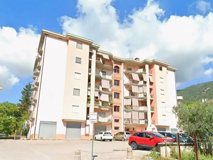 Appartamento trilocale in vendita in Via Luigi Enaudi, Campagna