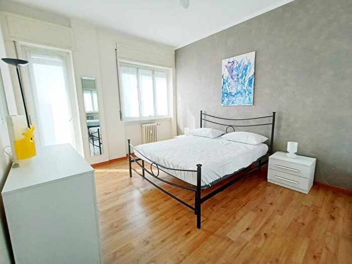 Appartamento bilocale in affitto in Viale Cassala, Navigli Darsena, Milano