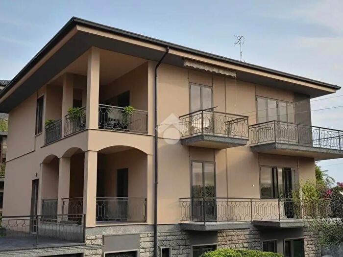 Appartamento con 7 locali in vendita in Via Gardesana, Caprino Veronese