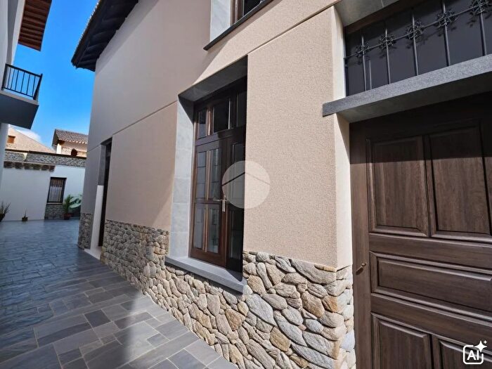 Appartamento trilocale in vendita in Via Quattro Novembre, Villeneuve