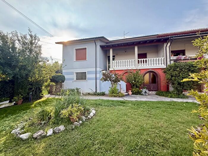 Casa trilocale in vendita in Terrazzo