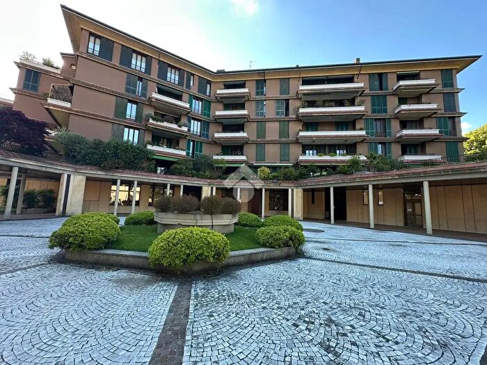 Appartamento bilocale in vendita in Largo Esterle, Monza