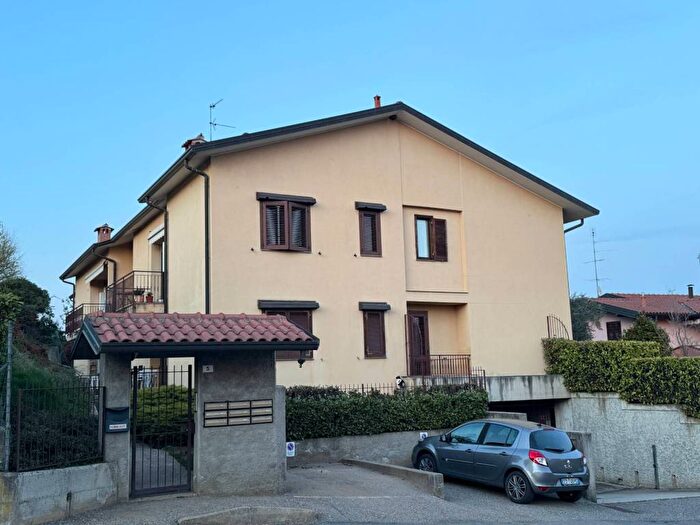 Appartamento bilocale in affitto in Via Papa Giovanni XXIII, Centro, Carnago