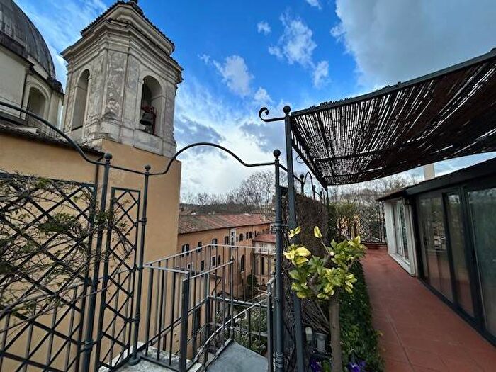 Casa con 5 locali in affitto in Piazza Lancellotti, Piazza Navona, Roma