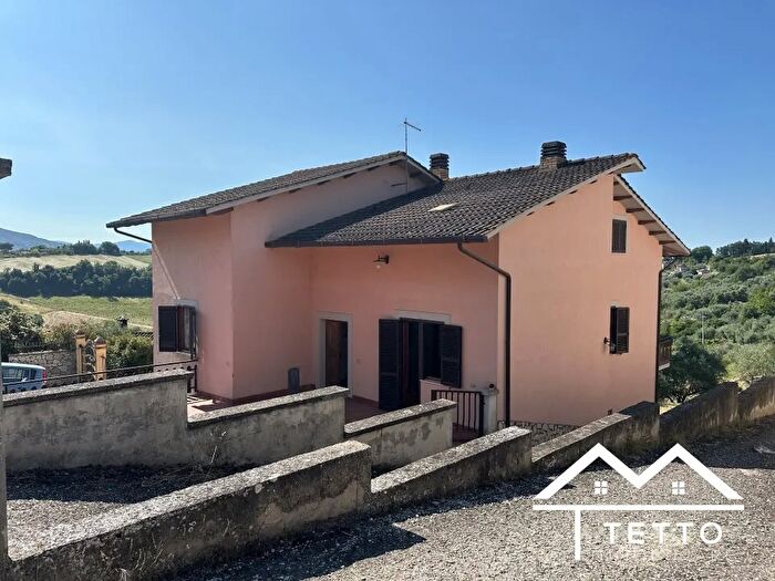 Casa quadrilocale in vendita in Via del Colle, Selci