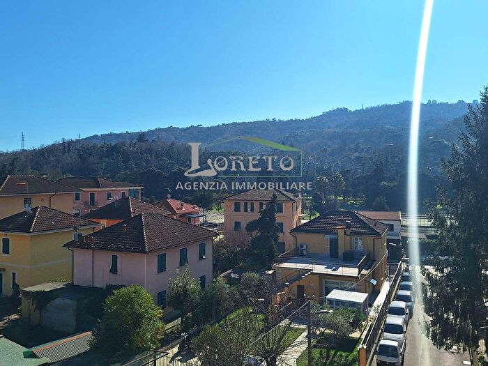 Appartamento trilocale in vendita in Via della Pineta, Rapallo