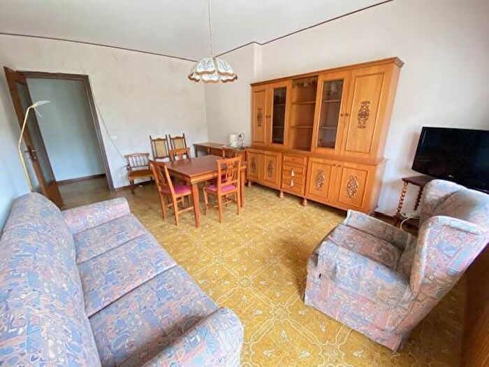 Appartamento quadrilocale in affitto in Via Angelo Angeli, Centro, Tarcento