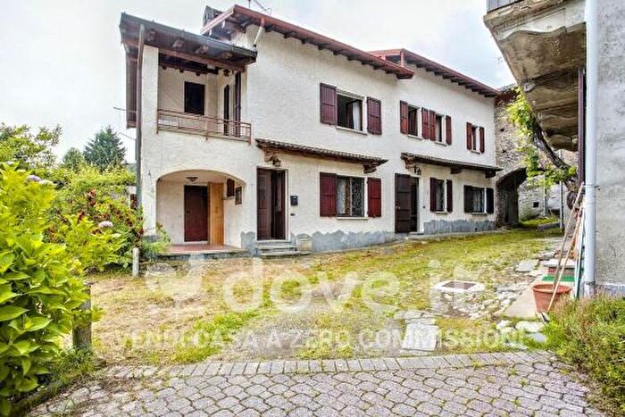Casa con 5 locali in vendita in Via Decauville, Mesenzana