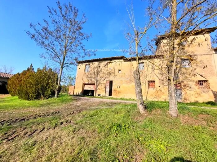 Casa con 6 locali in vendita in Località Pulicciano, San Gimignano