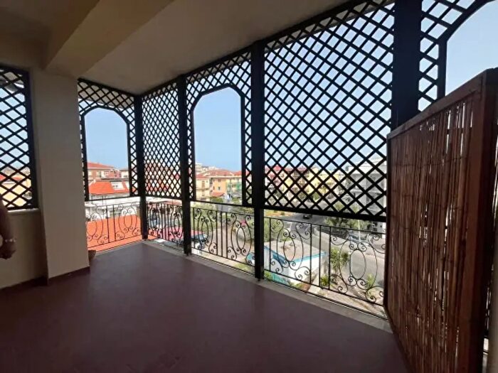 Appartamento trilocale in affitto in Via Francesco Cilea, Montepaone