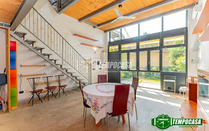 Appartamento quadrilocale in affitto in Via Enrico Cialdini, Milano