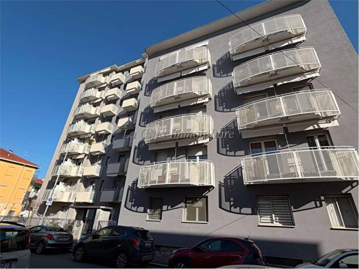 Appartamento bilocale in affitto in Via Custodi, Sacro Cuore, Novara