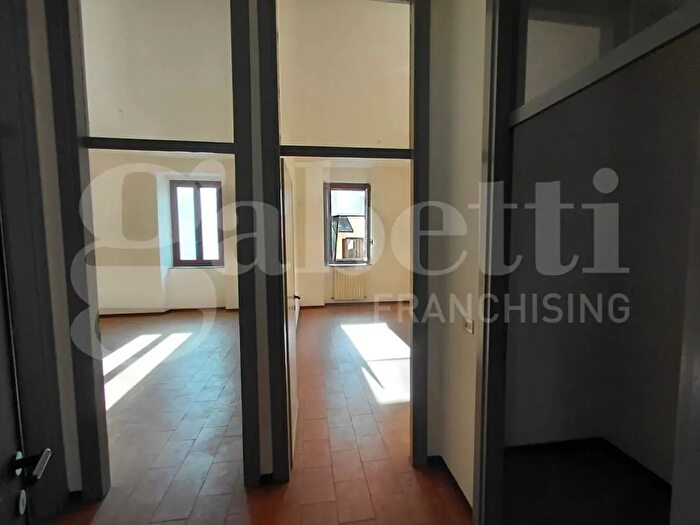 Appartamento trilocale in affitto in Via San Giovanni, Morbegno