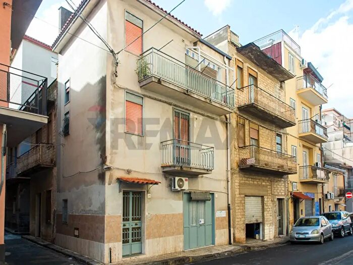 Casa quadrilocale in vendita in Via Solferino, Lentini