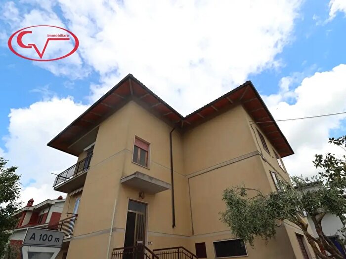 Casa con 5 locali in vendita in Via San Donato, Bucine