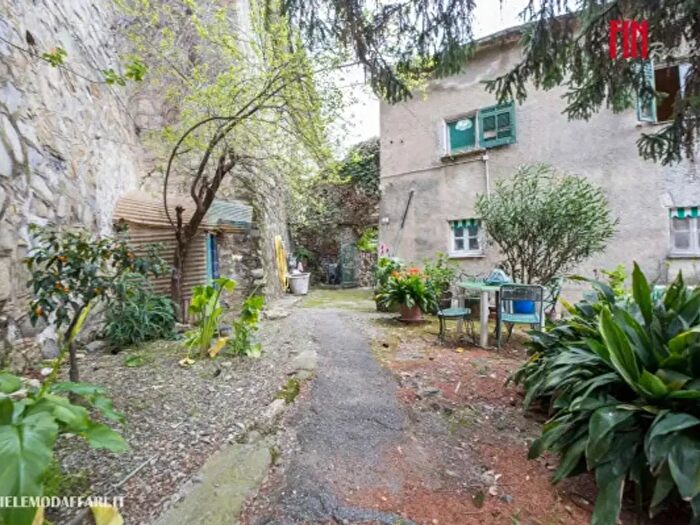 Casa con 5 locali in vendita in Via Pontevecchio, Genova