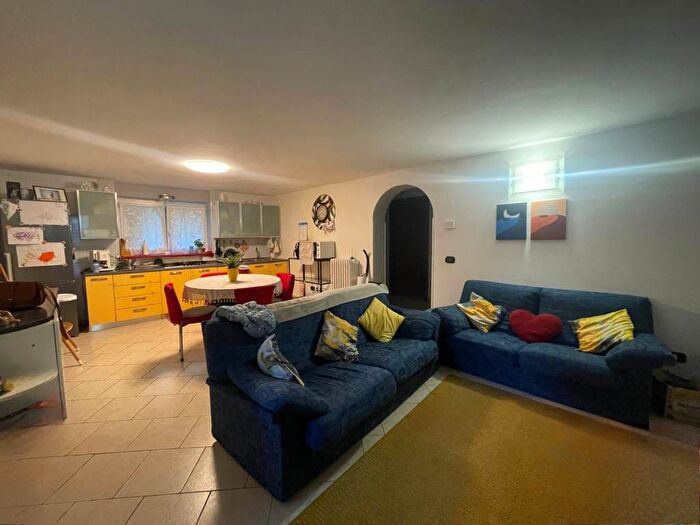 Appartamento trilocale in affitto in Via Isaac Newton, San Paolo, Novara