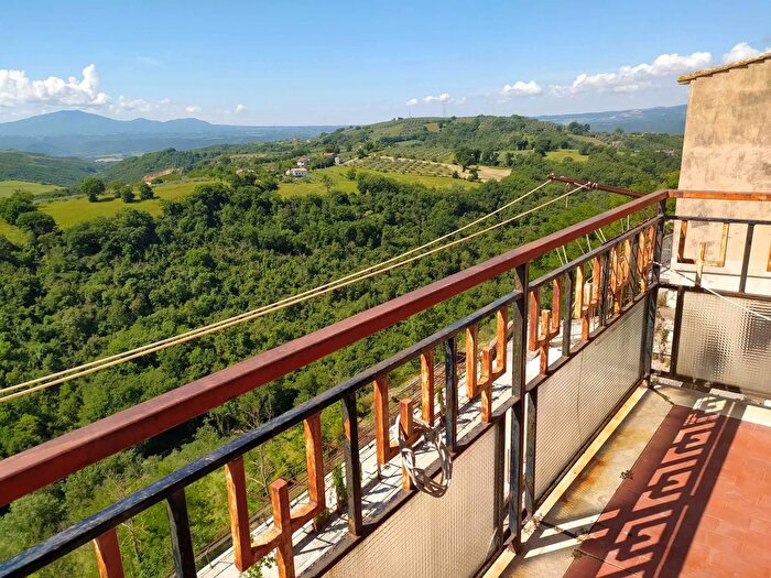 Casa quadrilocale in vendita in Via Umberto I, Alviano