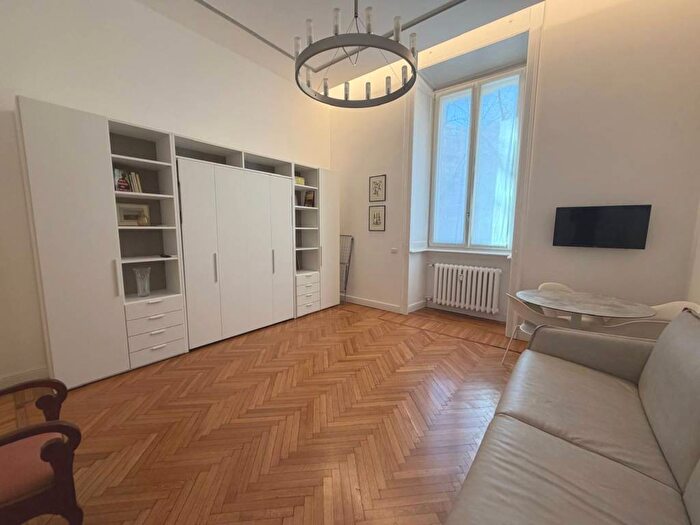 Appartamento bilocale in affitto in Piazza Maria Adelaide di Savoia, Morgagni, Milano