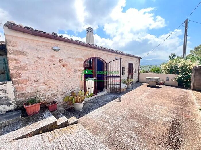 Casa quadrilocale in vendita in Contrada Tramostera, Chiaramonte Gulfi