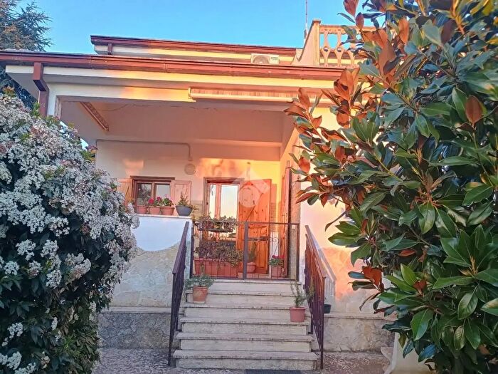 Casa quadrilocale in vendita in Contrada Lagogemolo, Cassano Delle Murge
