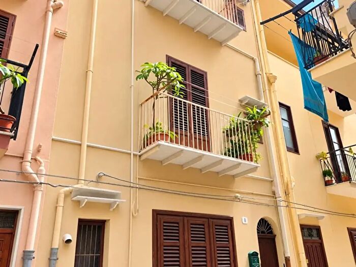 Casa quadrilocale in vendita in Via Consolo, Termini Imerese