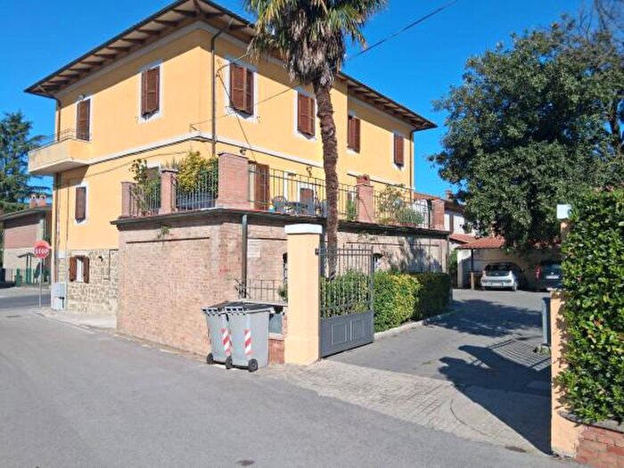Appartamento con 5 locali in vendita in Via Ponterosciano, Torgiano