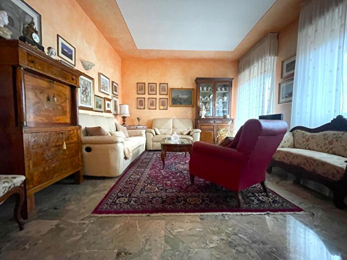 Appartamento quadrilocale in vendita in Via Amedeo Tonani, Cremona