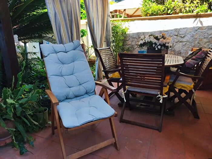 Casa con 6 locali in vendita in Carrara