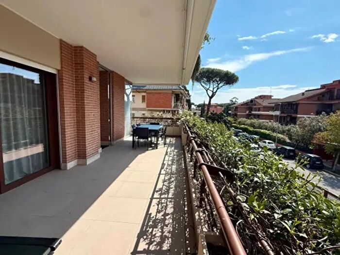 Appartamento bilocale in vendita in Via Cariati, Roma