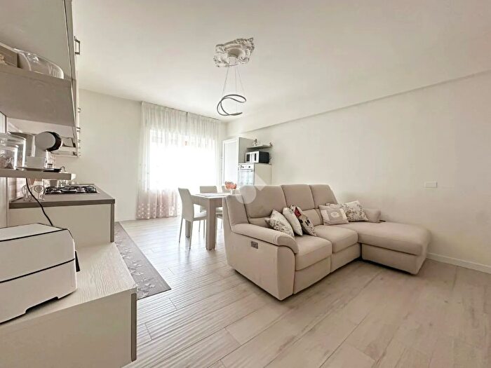 Appartamento quadrilocale in vendita in Via Polonia, Termoli