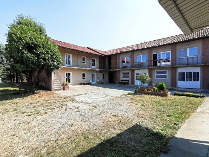 Casa con 6 locali in vendita in Via Trento, Volpiano