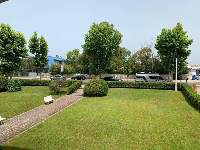 Appartamento bilocale in affitto in VIALE MAIELLA, Centro, Francavilla al Mare