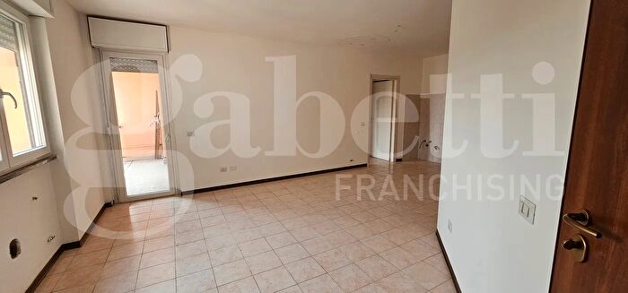 Appartamento bilocale in vendita in Via Vincenzo Monti, Robecchetto Con Induno